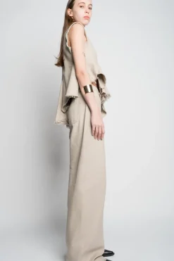 BEIGE WOVEN SLEEVELESS TOP WITH ASYMMETRIC HEM