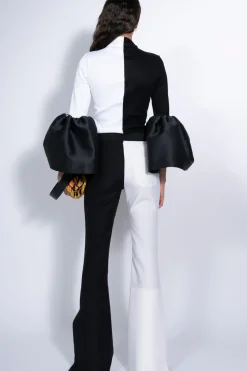 BLACK AND WHITE TURTLENECK PUFF SLEEVE TOP