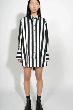 BLACK AND WHITE XXXL SHIRT