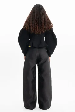 BLACK FRILL SWEATSHIRT