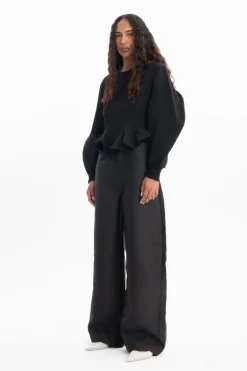 BLACK FRILL SWEATSHIRT