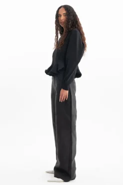 BLACK FRILL SWEATSHIRT