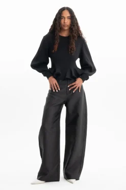BLACK FRILL SWEATSHIRT