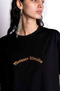 BLACK OVERSIZED T-SHIRT WITH GOLD LOGO