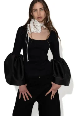 BLACK SCOOPED NECK PUFF SLEEVE TOP