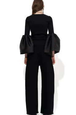 BLACK SCOOPED NECK PUFF SLEEVE TOP