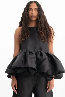 BLACK SLEEVELESS PUFF HEM TOP