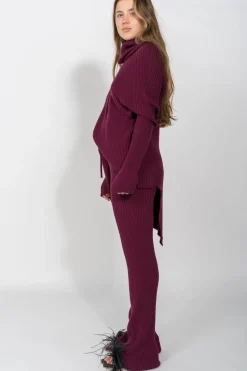 BURGUNDY KNITTED TROUSERS