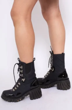CHUNKY SOLE BOOT