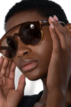 DARK BROWN BRIDGED SUNGLASSES
