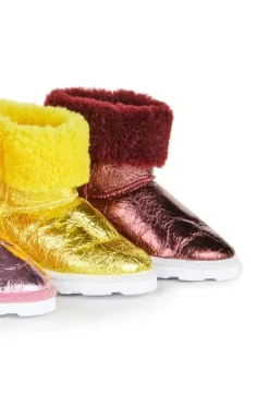 LEATHER BOOTS IN YELLOW