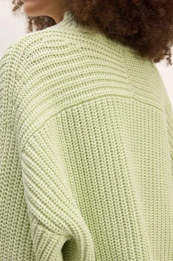 LIGHT GREEN TURTLENECK KNIT JUMPER