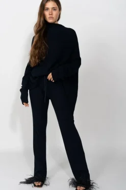 NAVY KNITTED TROUSERS