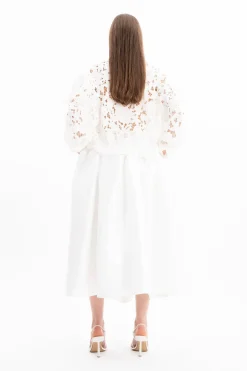 WHITE EMBROIDERED PUFF SLEEVE SHIRT