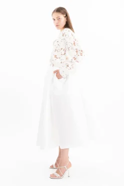 WHITE EMBROIDERED PUFF SLEEVE SHIRT