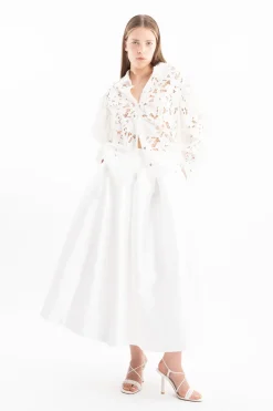 WHITE EMBROIDERED PUFF SLEEVE SHIRT