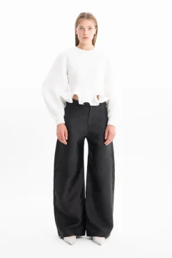 WHITE FRILL HEM SWEATSHIRT