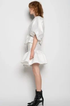 WHITE ROUND SLEEVE TOP